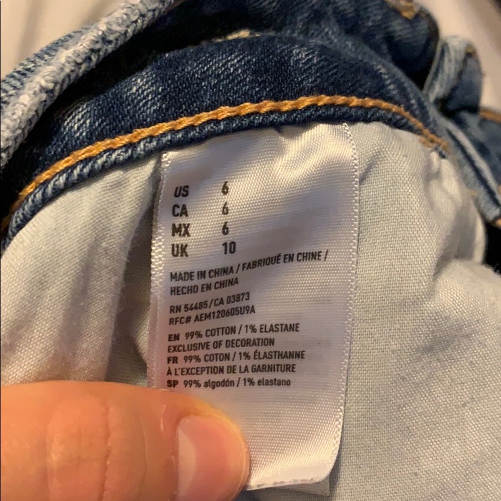 Shorts - Picture 3 of 3